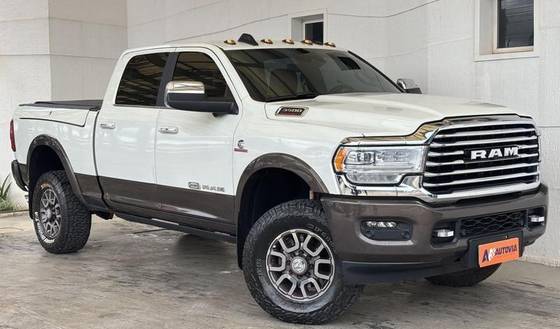 RAM 3500 6.7 I6 TURBO DIESEL LIMITED LONGHORN CD 4X4  AUTOMÁTICO